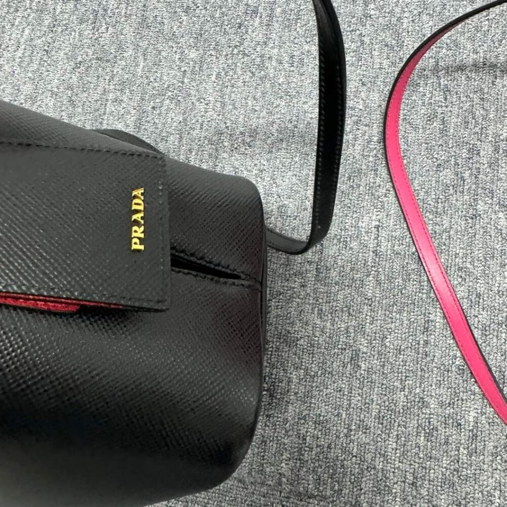 100% Authentic Prada Leather Panier Bag - Picture 4 of 13